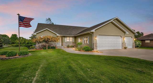 Photo of N5798 Lakeview Dr, Green Lake, WI 54941