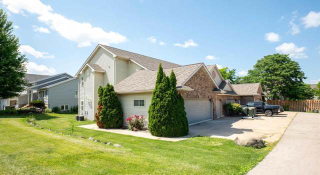 Photo of 882 & 892 St Albert Th Great Dr, Sun Prairie, WI 53590
