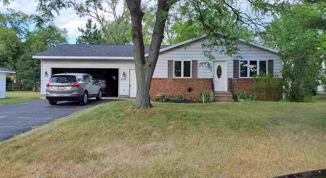 Photo of 418 Haskin Dr, Pardeeville, WI 53954