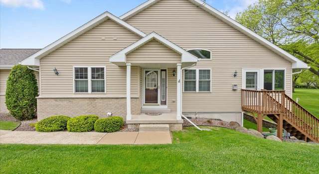Photo of 119 Summit Ct, Columbus, WI 53925