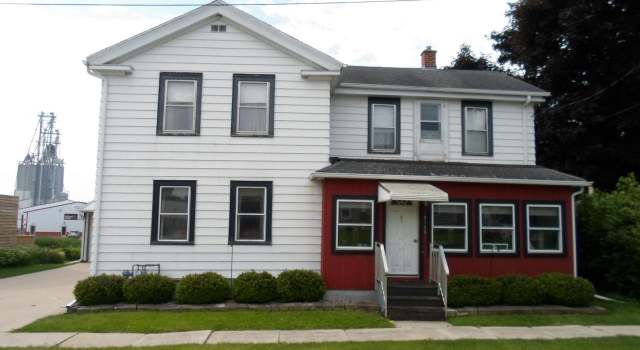 Photo of 212 E Bowen St, Brandon, WI 53919