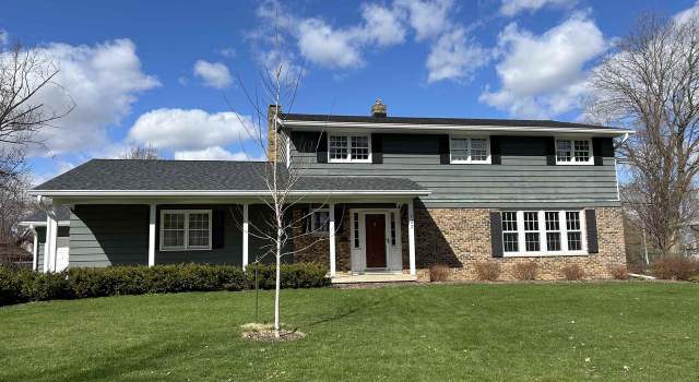 Photo of 723 William Dr, Sun Prairie, WI 53590