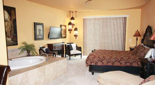Photo of 680 E Hiawatha Dr #406, Wisconsin Dells, WI 53965