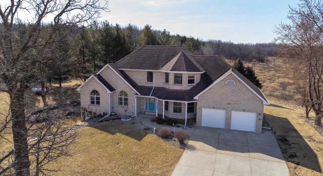 Photo of 2081 Norgaren Rd, Stoughton, WI 53589