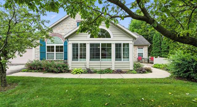 Photo of 867 Grove St, Sun Prairie, WI 53590