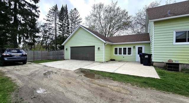 Photo of 217 W Page St, Elkhorn, WI 53121