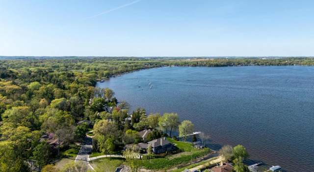 Photo of 1834 Camelot Dr, Madison, WI 53705