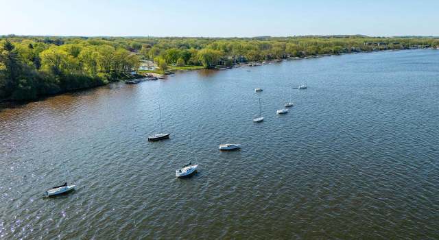 Photo of 1834 Camelot Dr, Madison, WI 53705
