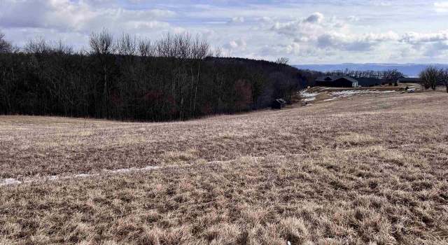 Photo of 38 Grand View Dr, Freeman, WI 54624