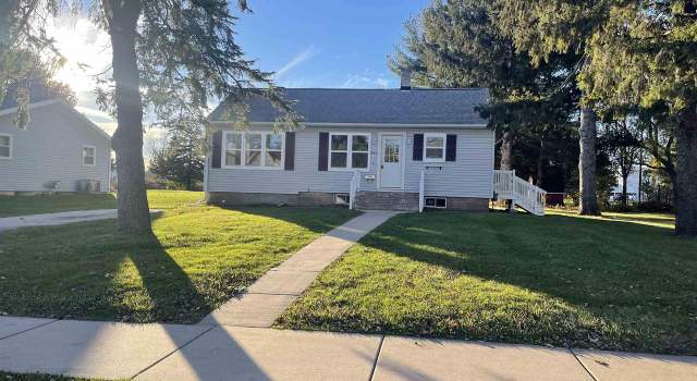 Photo of 846 N Adams St, Lancaster, WI 53813