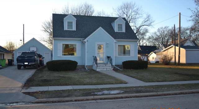Photo of 302 S Division St, Waupun, WI 53963