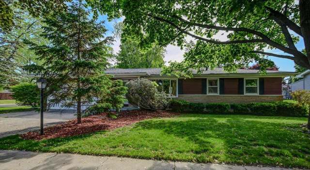 Photo of 925 Johnson St, Stoughton, WI 53589