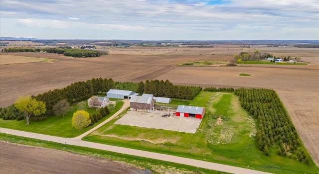 Photo of W6306 Hall Rd, Poynette, WI 53955