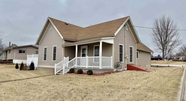 Photo of 902 Cobb St, Linden, WI 53553