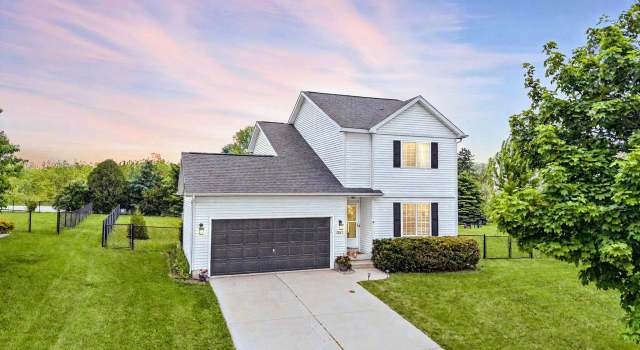 Photo of 1021 Vista Ridge Dr, Mount Horeb, WI 53572
