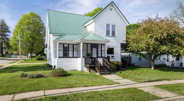 Photo of 214 W Division St, Dodgeville, WI 53533