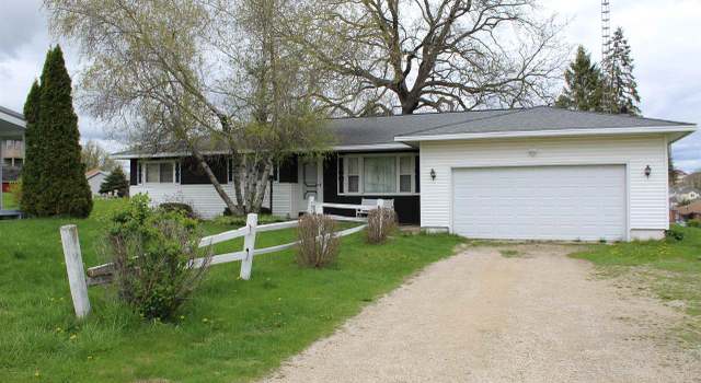 Photo of 318 W Blackstone St, Shullsburg, WI 53586