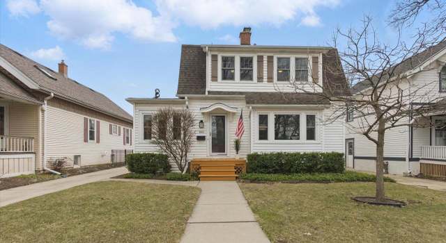 Photo of 2031 E Wood Pl, Shorewood, WI 53211