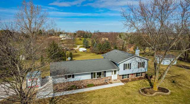 Photo of W5542 Rolling Acres Ln, Monroe, WI 53566