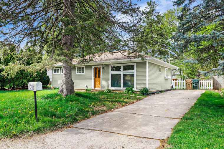 Photo of 4240 Milford Rd Madison, WI 53711