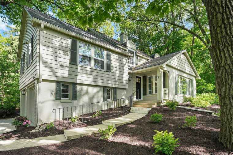 Photo of 3549 Lake Mendota Dr Madison, WI 53705