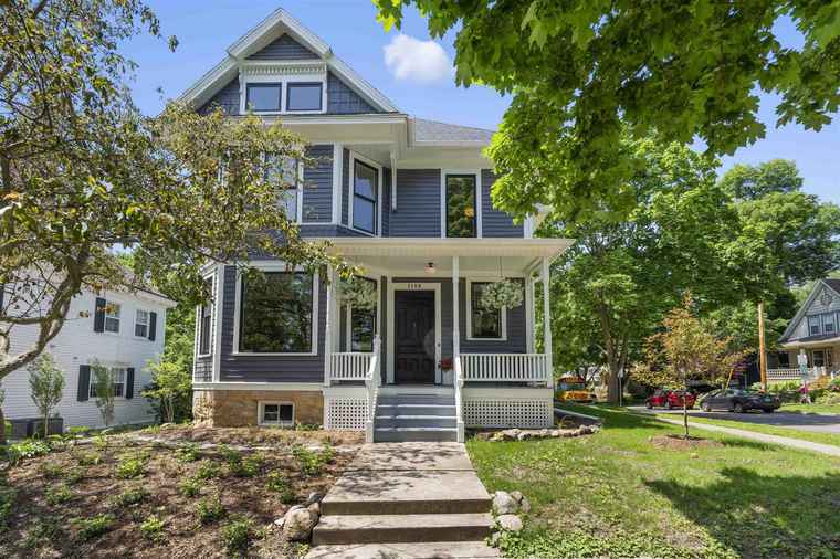 Photo of 1102 Grant St Madison, WI 53711