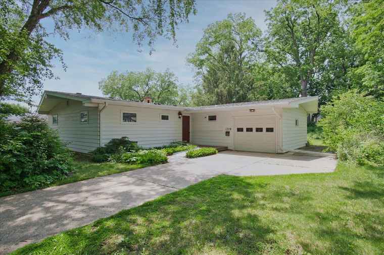 Photo of 1710 Dondee Rd Madison, WI 53716