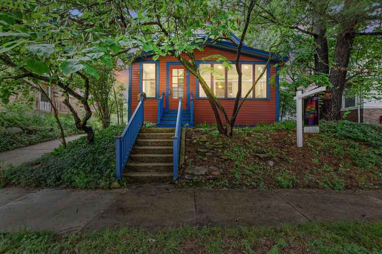 Photo of 2326 E Johnson St Madison, WI 53704