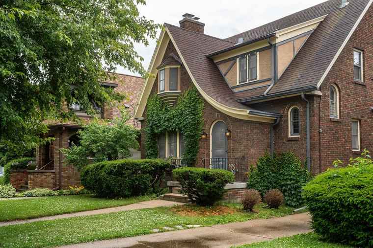 Photo of 1515 Spaight St Madison, WI 53703