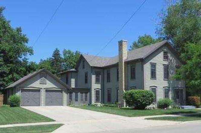 611 E Court St Janesville WI 53545 Redfin 611 E Court St Janesville WI 53545 Redfin