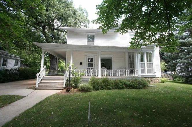 319 E Lake St, Lake Mills, WI 53551 | MLS# 1692757 | Redfin