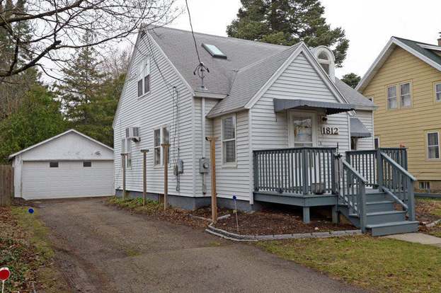 Homes For Sale Middleton Wi >> 1812 Park St Middleton Wi 53562 Mls 1854351 Redfin Homes For Sale Middleton Wi >> 1812 Park St Middleton Wi 53562 Mls 1854351 Redfin