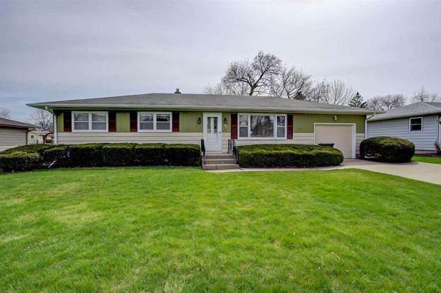 3038 Bunker Vw Sun Prairie Wi 53590 Mls 1823109 Zillow Home Home Decor House