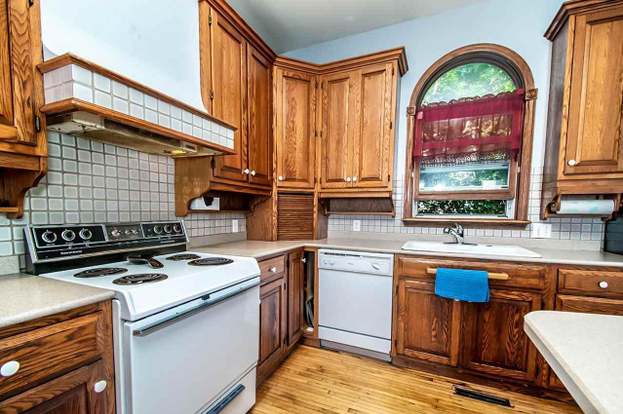 802 E Court St Janesville WI 53545 MLS# 1867849 Redfin 802 E Court St Janesville WI 53545 MLS# 1867849 Redfin
