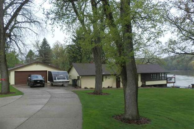 2722 N West River Dr Janesville Wi 53548 3 Beds2 Baths