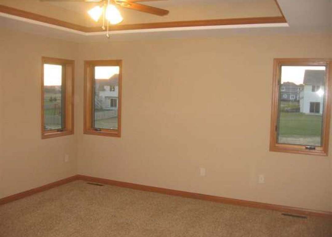 6701 Wolf Hollow Rd, Windsor, WI 53598
