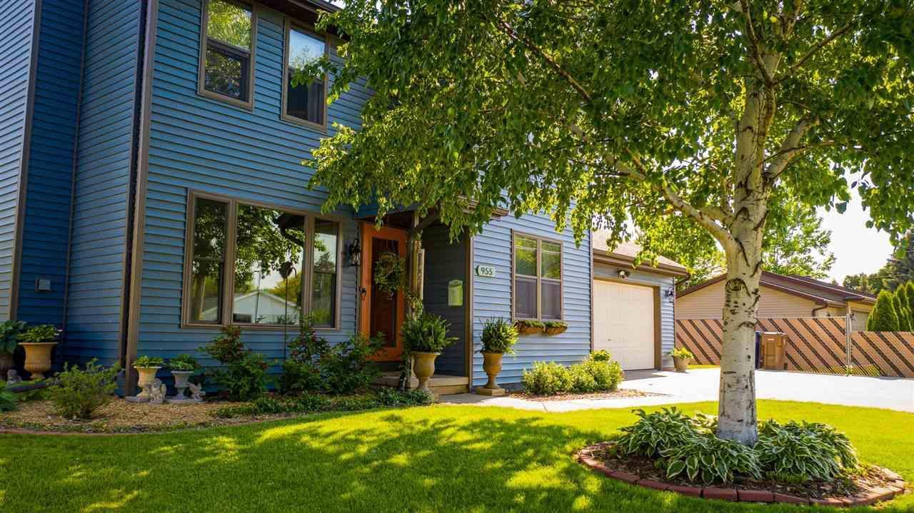 955 7th St, Menasha, WI 54952 | MLS# 50241723 | Redfin