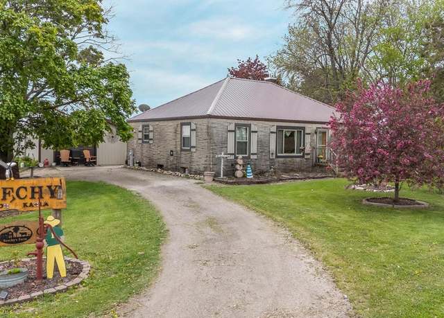 Property at W8749 Hunters Rd, Hortonville, WI 54944, 3 beds, 1.5 baths