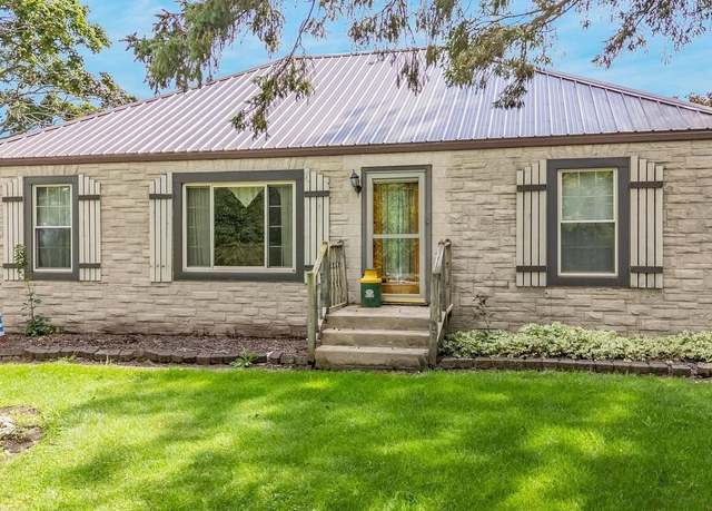 Property at W8749 Hunters Rd, Hortonville, WI 54944, 3 beds, 1.5 baths