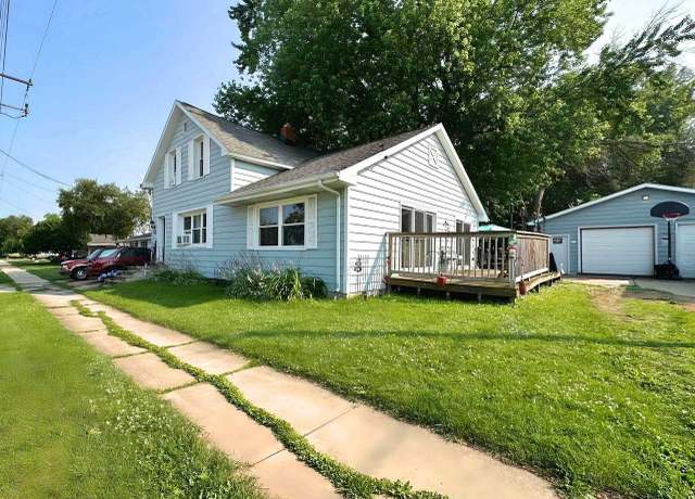 Property at 1807 Bond St, Green Bay, WI 54303, 3 beds, 1 bath