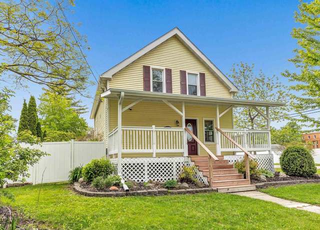 Property at 127 Flora St, Pulaski, WI 54162, 3 beds, 1.5 baths