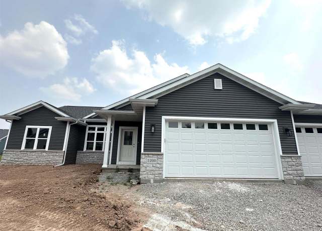 Property at 1200 S Jade Dr, Appleton, WI 54915, 3 beds, 2 baths