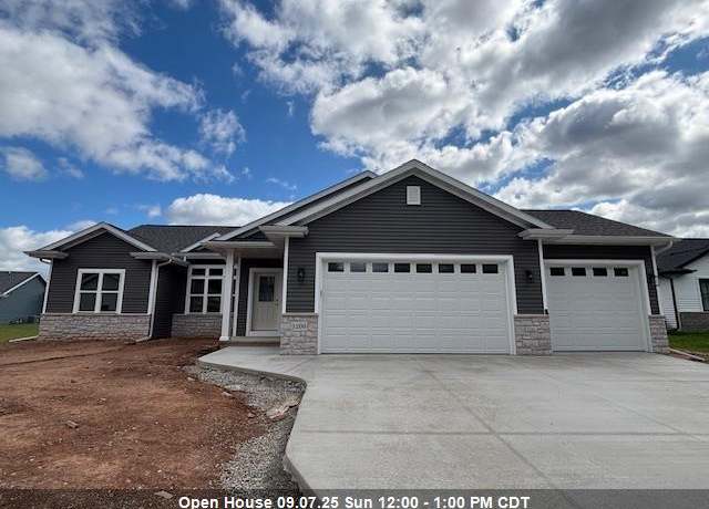 Property at 1200 S Jade Dr, Appleton, WI 54915, 3 beds, 2 baths