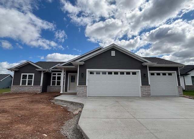 Property at 1200 S Jade Dr, Appleton, WI 54915, 3 beds, 2 baths