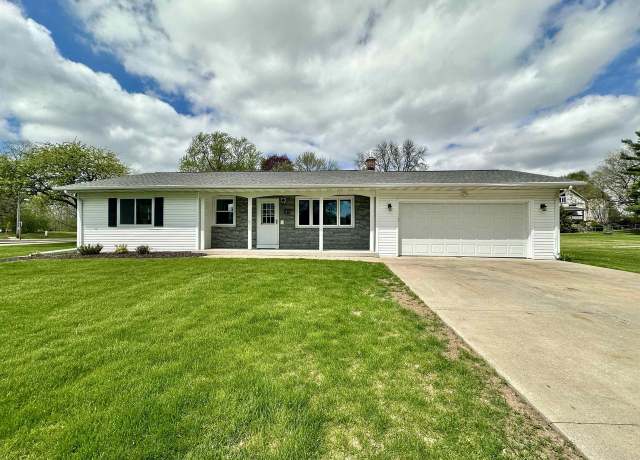 Property at 2444 W Roberts Ave, Appleton, WI 54914, 3 beds, 1 bath