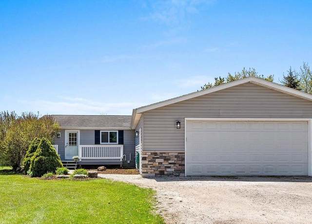 Property at W2081 Stanelle Rd, Brillion, WI 54110, 5 beds, 3 baths