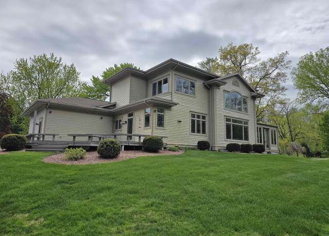 Property at E1398 Rural Rd, Waupaca, WI 54981, 3 beds, 2.5 baths