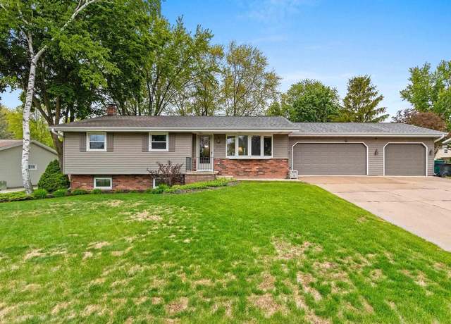 Property at 2250 Brick Dr, Green Bay, WI 54303, 4 beds, 2 baths