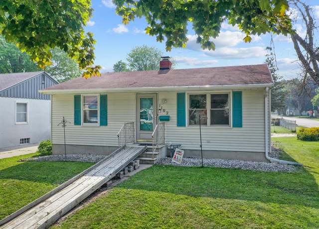 Property at 1102 Marshall Ave, Green Bay, WI 54303, 2 beds, 1 bath