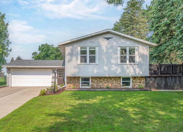 Property at 2276 Smithville Rd, Green Bay, WI 54313, 4 beds, 2 baths